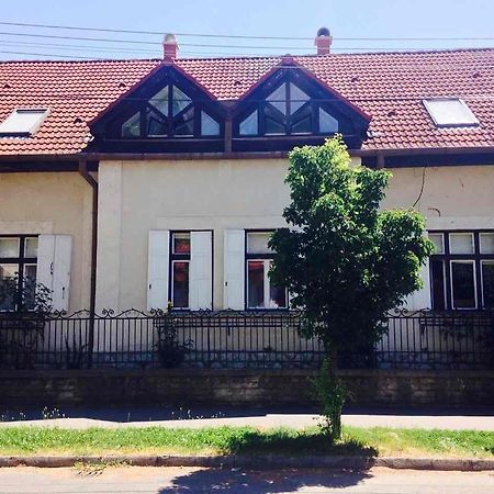 Horvath Apartmanhaz Kaposvar Exterior photo